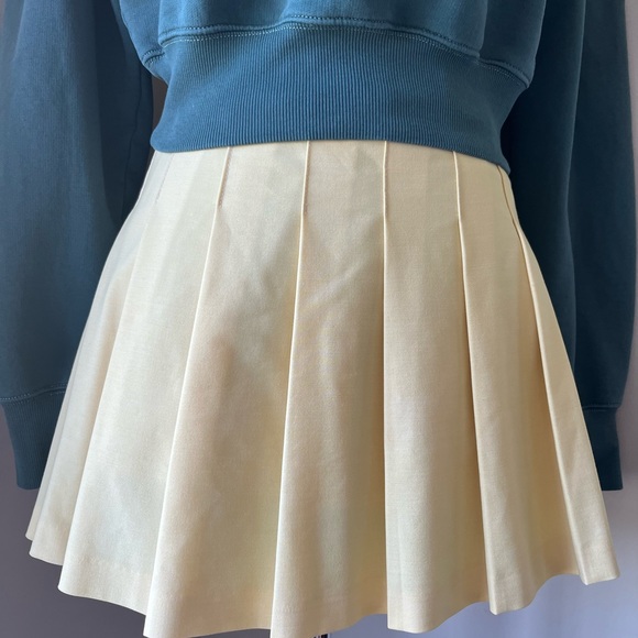 Tna Cheer Sweatshirt - Picture 8 of 9